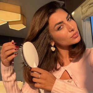 HAIRtamin Miracle Brush